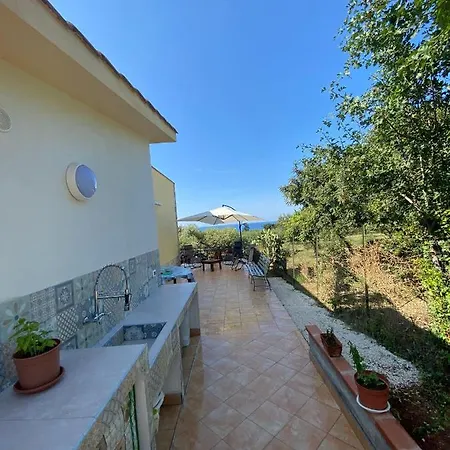 L'orizzonte Di Calabianca Holiday home