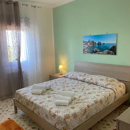 L'orizzonte Di Calabianca Holiday home *