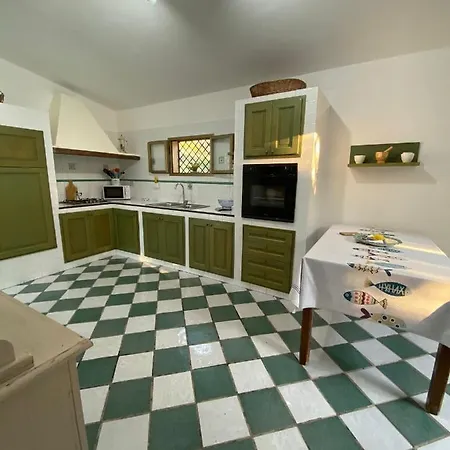 L'orizzonte Di Calabianca Holiday home