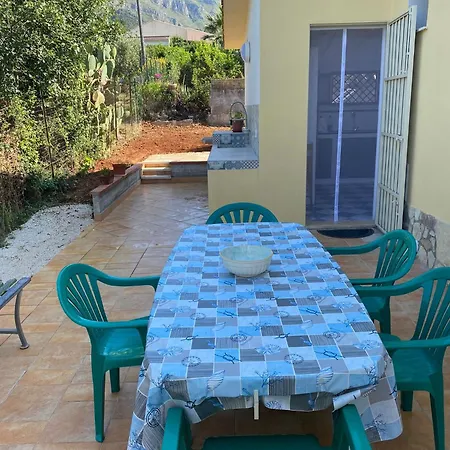 L'orizzonte Di Calabianca Holiday home *